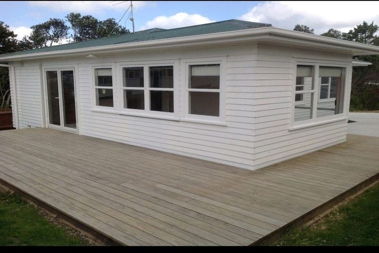 Photo of property in 26 Eskdale Road, Birkdale, Auckland, 0626