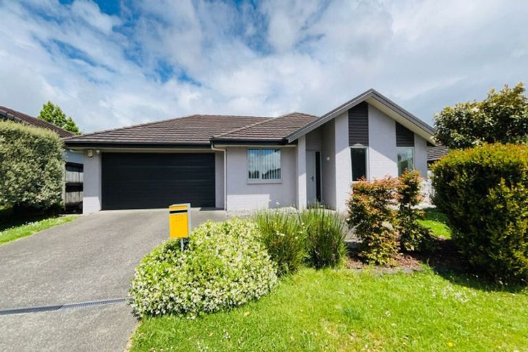 Photo of property in 220 Harbourside Drive, Karaka, Papakura, 2113