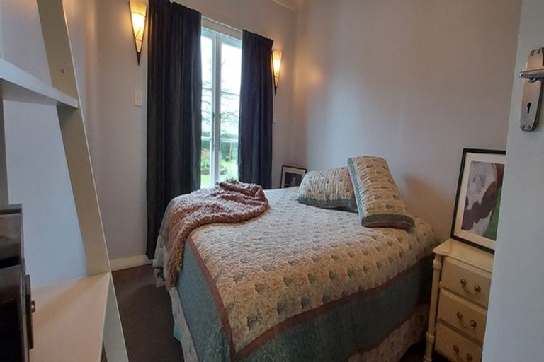 Photo of property in 11 Miranda Street, Stratford, 4332