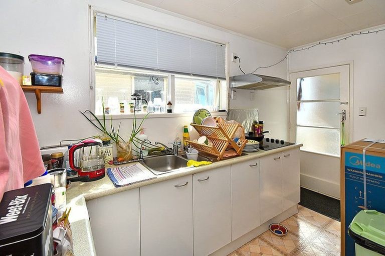 Photo of property in 10 Harania Avenue, Favona, Auckland, 2024