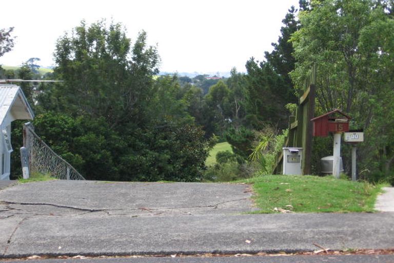 Photo of property in 13 Holt Avenue, Torbay, Auckland, 0630