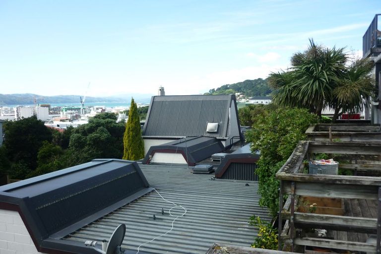 Photo of property in Sherwood Mews, 28l Bidwill Street, Mount Cook, Wellington, 6021