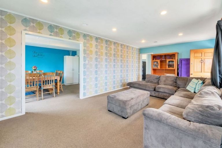 Photo of property in 106 Queen Street, Waiuku, 2123