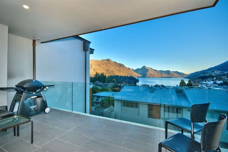 Photo of property in The Beeches Apartments, 13/60 Hallenstein Street, Queenstown, 9300