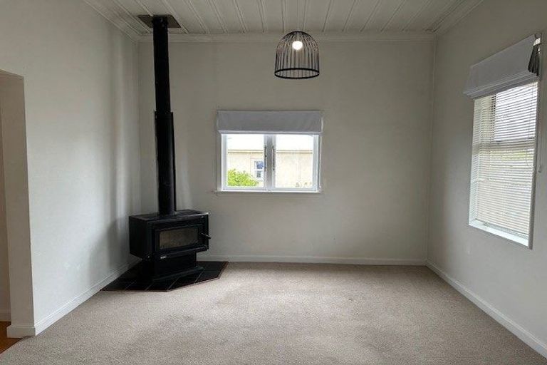 Photo of property in 19 London Street, Dannevirke, 4930