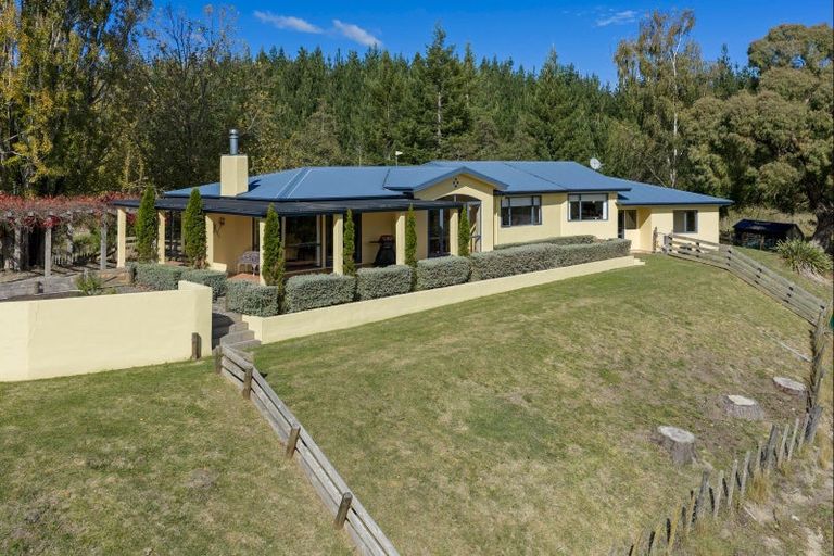 Photo of property in 1544 Kahuranaki Road, Kahuranaki, Havelock North, 4295