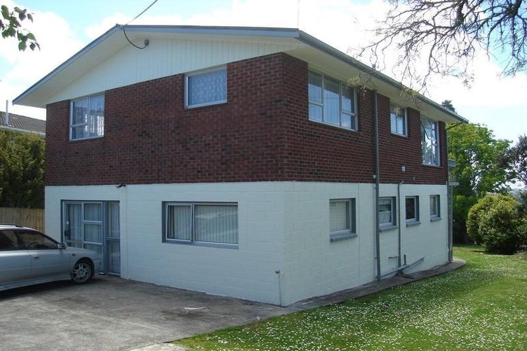 Photo of property in 143 Waimumu Road, Massey, Auckland, 0614