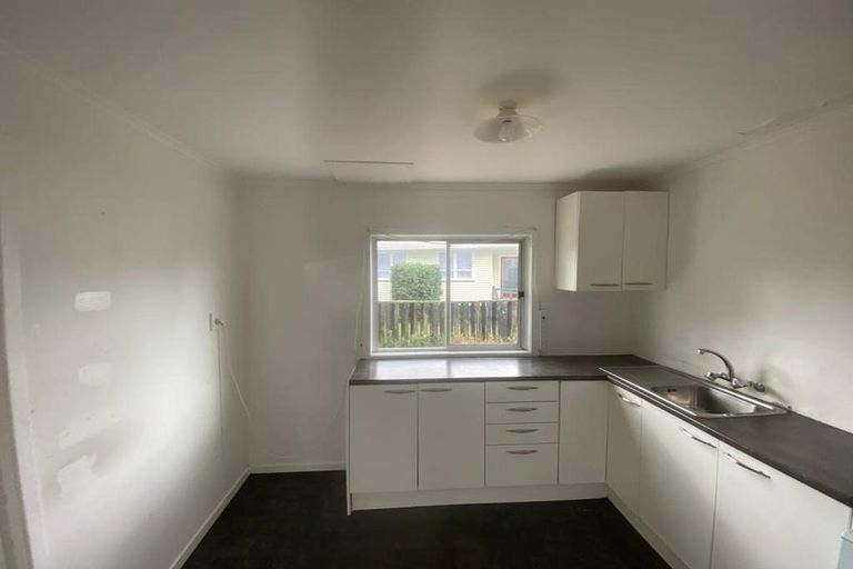 Photo of property in 9a Dennis Road, Papatoetoe, Auckland, 2025