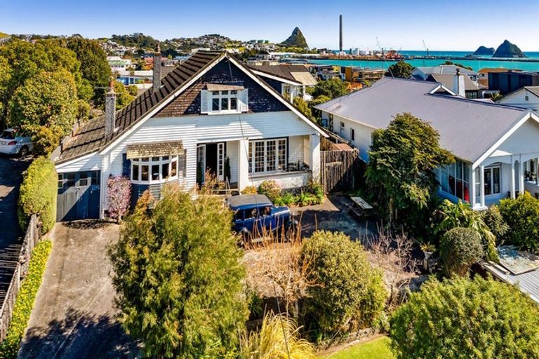 Photo of property in 4 Kitchener Terrace, Moturoa, New Plymouth, 4310