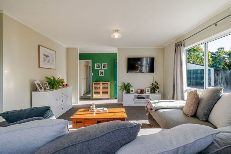 Photo of property in 105 Hillcrest Drive, Kelvin Grove, Palmerston North, 4414