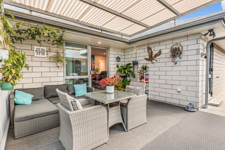 Photo of property in 5 Lance Way, Papamoa, 3118