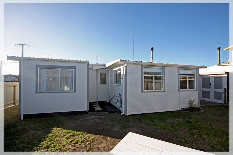 Photo of property in 10 Pratt Avenue, Foxton Beach, Foxton, 4815