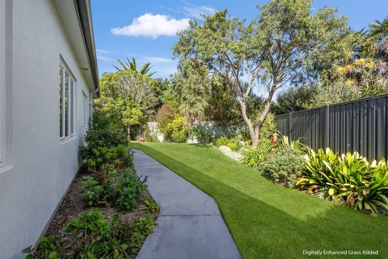 Photo of property in 28 Delta Mews Place, Clive, 4102