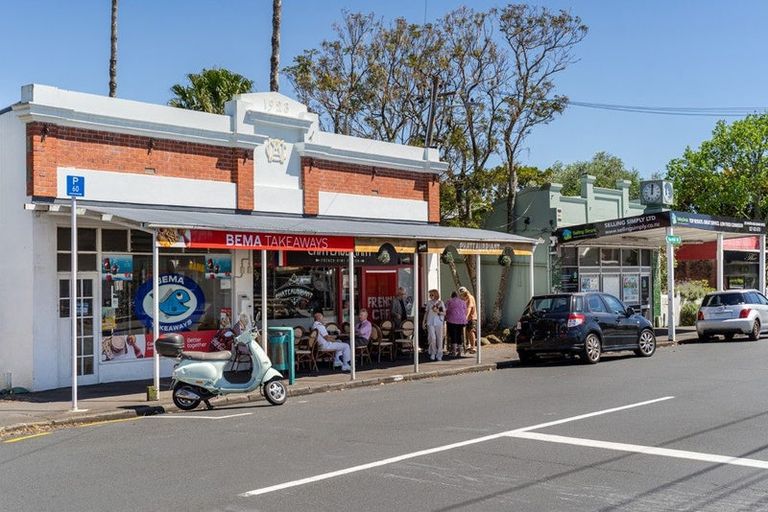 Photo of property in 5/77 Old Lake Road, Narrow Neck, Auckland, 0624