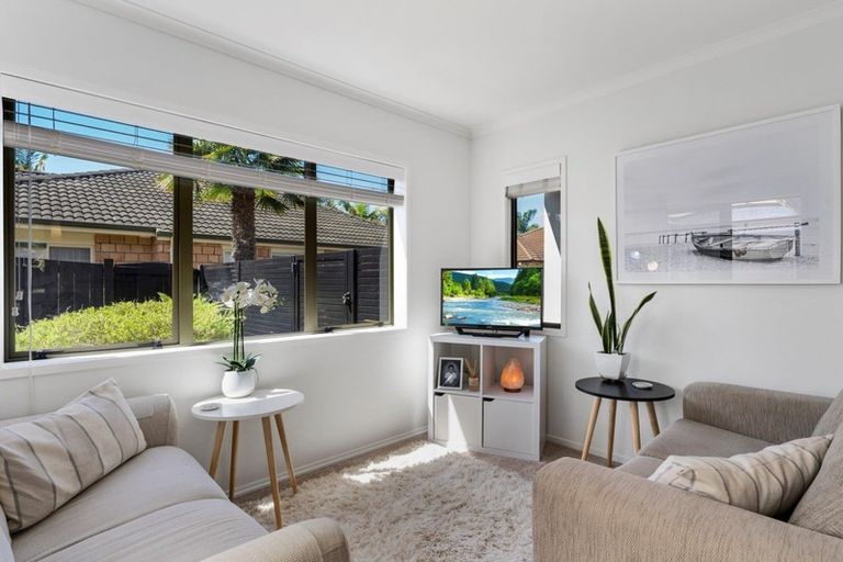 Photo of property in 30 Saint Heliers Place, Papamoa Beach, Papamoa, 3118