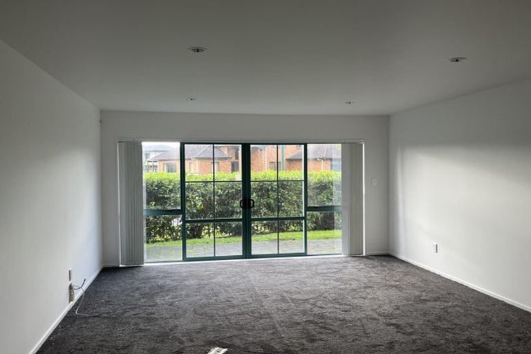 Photo of property in Waimanu Bay Village, 3/1 Piriti Drive, Te Atatu Peninsula, Auckland, 0610