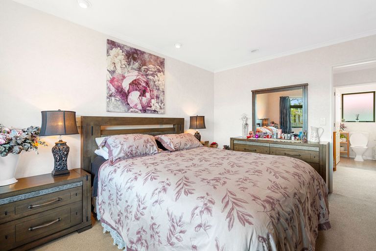 Photo of property in 143 Dixon Street, Masterton, 5810