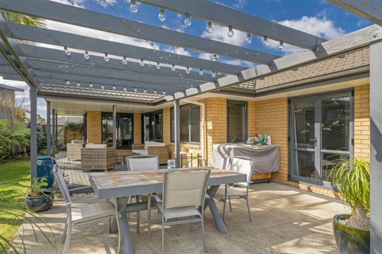 Photo of property in 4 Oribi Place, Whitianga, 3510