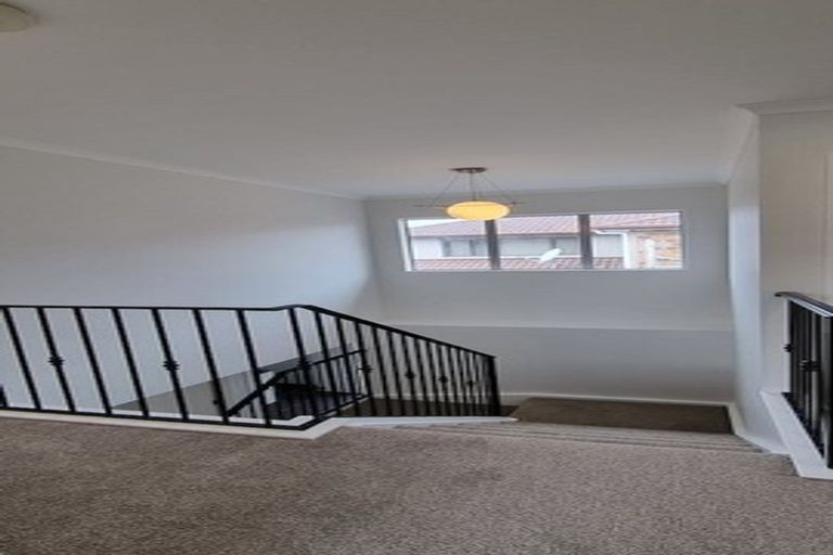 Photo of property in 23 Cambrian Crescent, Flat Bush, Auckland, 2016