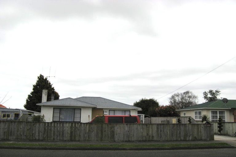 Photo of property in 19 Gardener Street, Levin, 5510