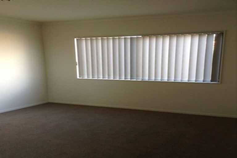 Photo of property in 57 Kirikiri Drive, Papakura, 2110