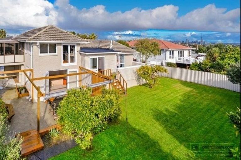 Photo of property in 44 Montgomery Avenue, Belmont, Auckland, 0622