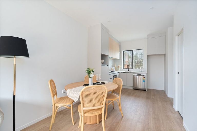 Photo of property in 4/442 Old Te Atatu Road, Te Atatu Peninsula, Auckland, 0610