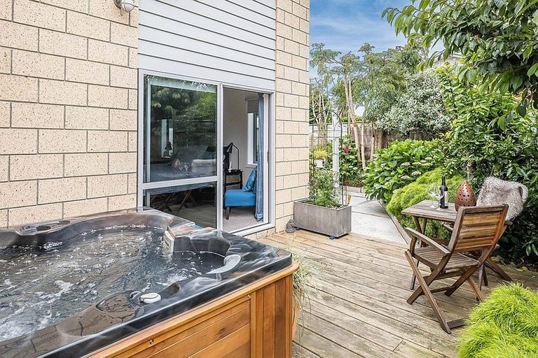 Photo of property in 208 Mazengarb Road, Paraparaumu, 5032