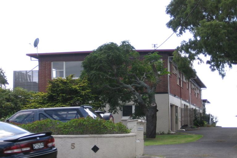 Photo of property in 7/5 Braemar Road, Castor Bay, Auckland, 0620