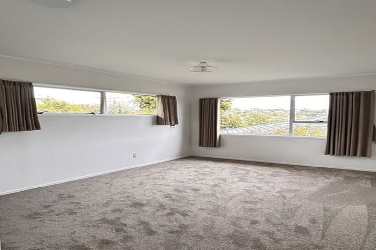 Photo of property in 21 Shanaway Rise, Hillcrest, Auckland, 0627