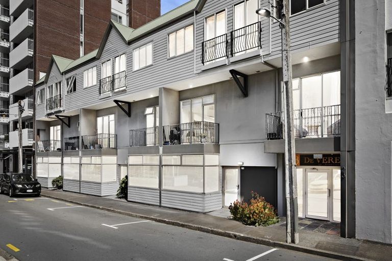 Photo of property in De Vere Apartments, 12/23 Tennyson Street, Te Aro, Wellington, 6011