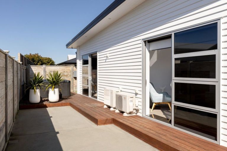 Photo of property in 2 Makura Drive, Papamoa Beach, Papamoa, 3118
