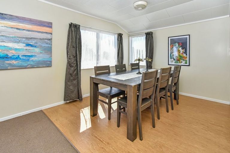 Photo of property in 225 Finlayson Avenue, Clendon Park, Auckland, 2103