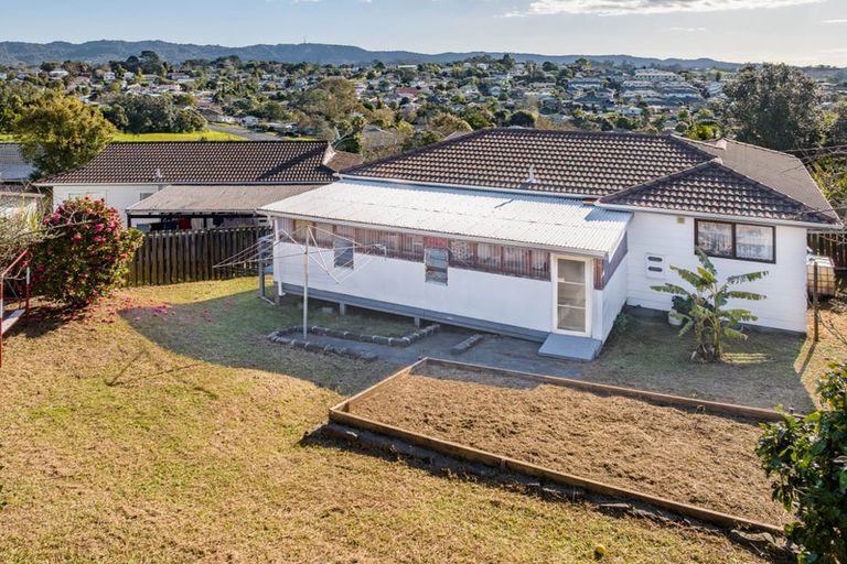 Photo of property in 68 Sunvue Road, Glen Eden, Auckland, 0602