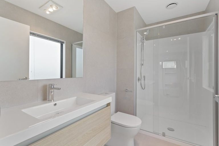 Photo of property in 77 Pepene Avenue, Takanini, Auckland, 2112