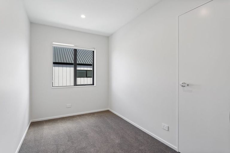 Photo of property in 31 Parkmore Drive, Rosehill, 2113