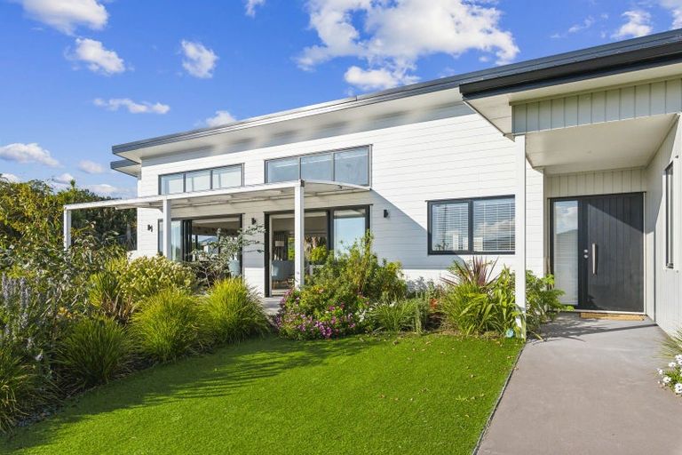 Photo of property in 12 Takahe Drive, Paraparaumu Beach, Paraparaumu, 5032