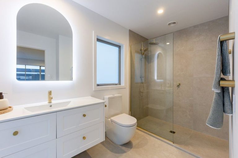 Photo of property in 69 Glenvar Ridge Road, Long Bay, Auckland, 0630