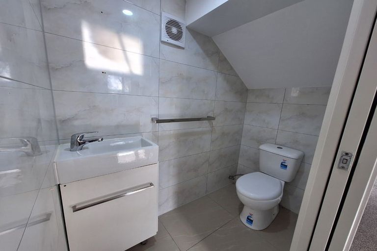 Photo of property in 28a Wallson Crescent, Wiri, Auckland, 2104