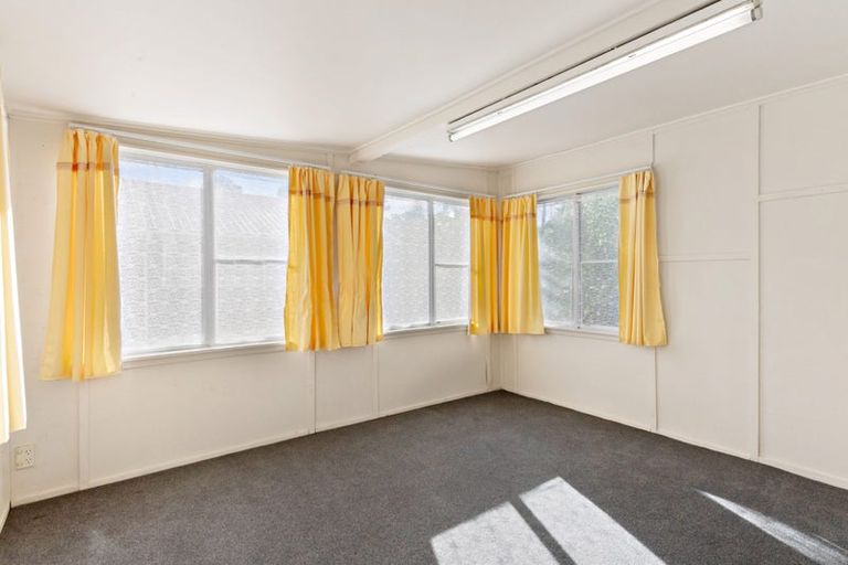 Photo of property in 692 Beach Road, Browns Bay, Auckland, 0630