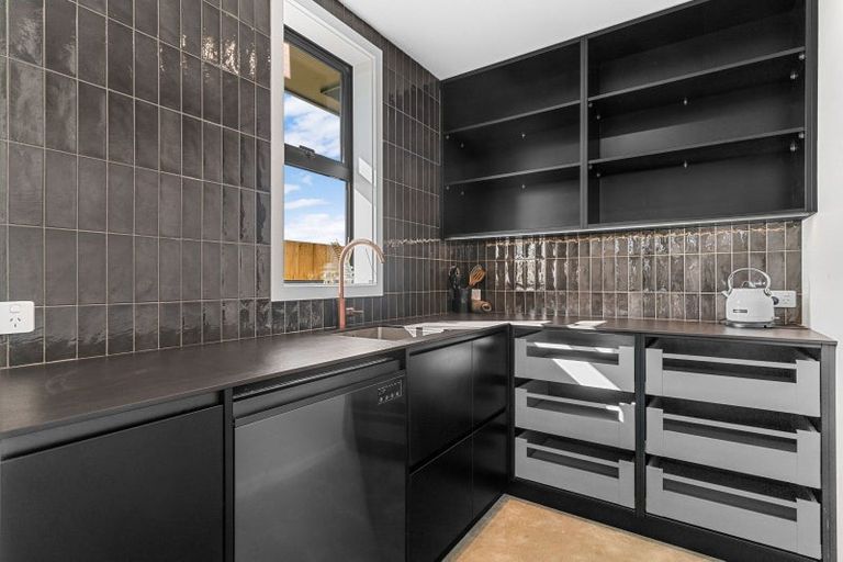 Photo of property in 28 Taurangawaka Road, One Tree Point, 0118