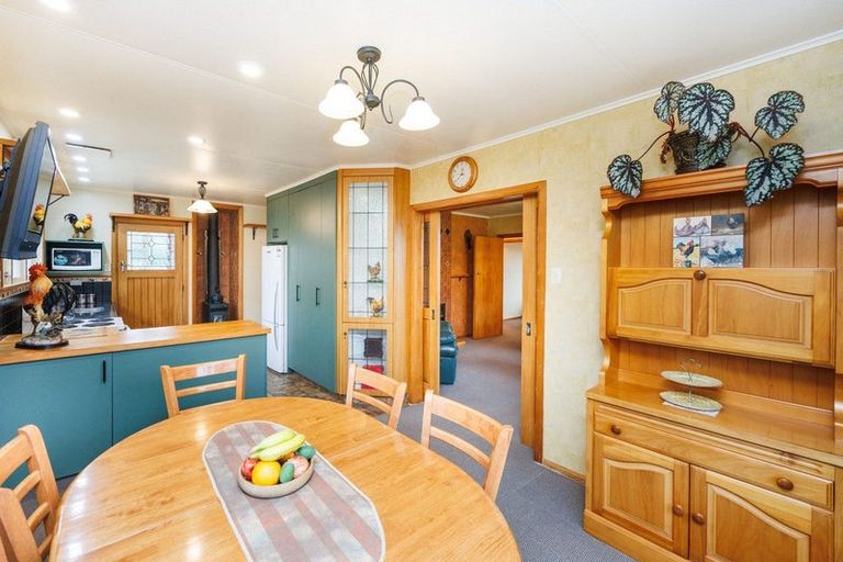 Photo of property in 2 Lind Street, Kimbolton, 4777