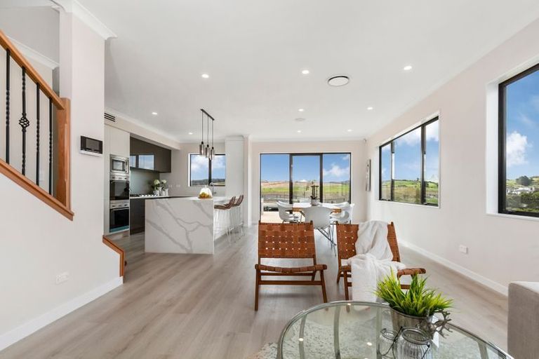 Photo of property in 31 Maka Terrace, Orewa, 0931