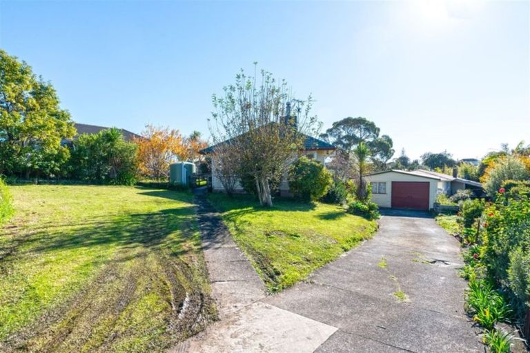 Photo of property in 7 Beaufield Lane, Te Atatu Peninsula, Auckland, 0610