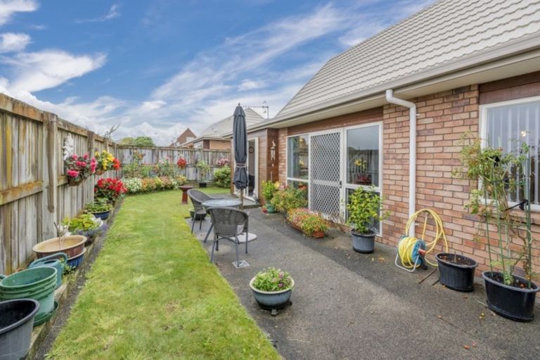 Photo of property in Rangeview Villas, 10/9 Fuller Close, Levin, 5510