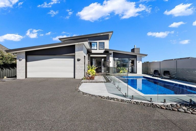 Photo of property in 8 Oceania Sands Way, Papamoa Beach, Papamoa, 3118