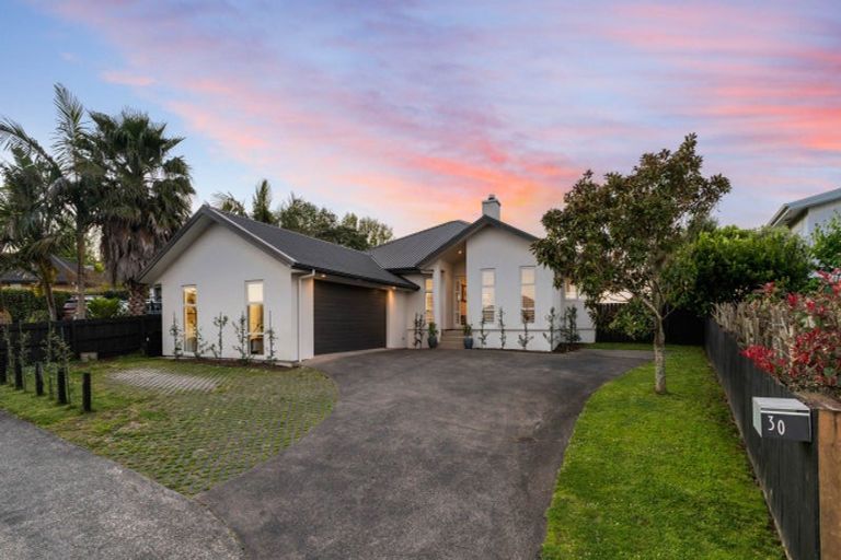 Photo of property in 30 Abby Close, Pukekohe, 2120