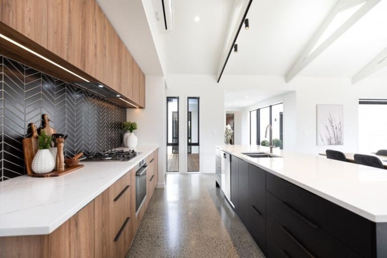 Photo of property in 35 Mike Smith Drive, Cambridge, 3434