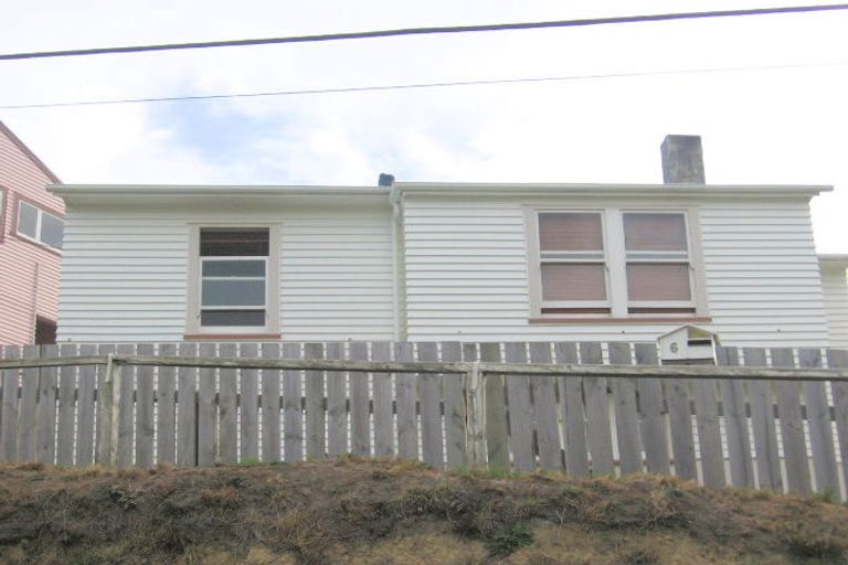 Photo of property in 6 Bowes Crescent, Strathmore Park, Wellington, 6022