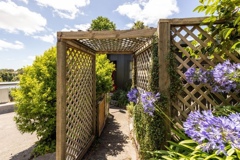 Photo of property in 31 Tauroa Road, Havelock North, 4130